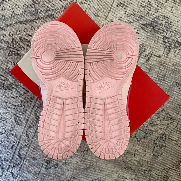 PINK NIKE DUNK LOW - Picture 6 of 6